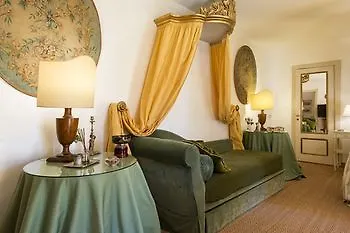 Residenza Napoleone III Bed & Breakfast Rome