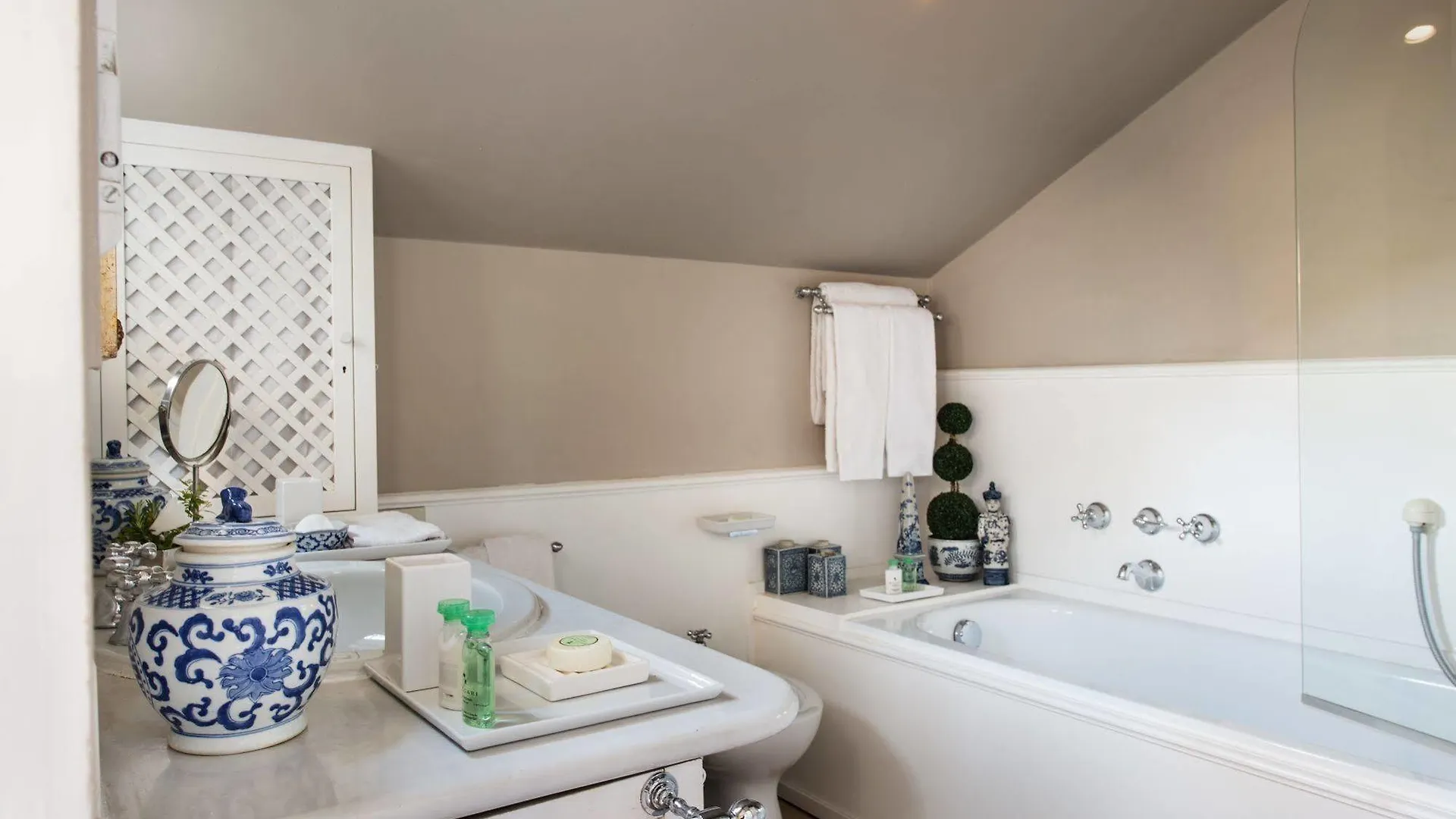 Residenza Napoleone III Bed & Breakfast Rome 4*,  Italy