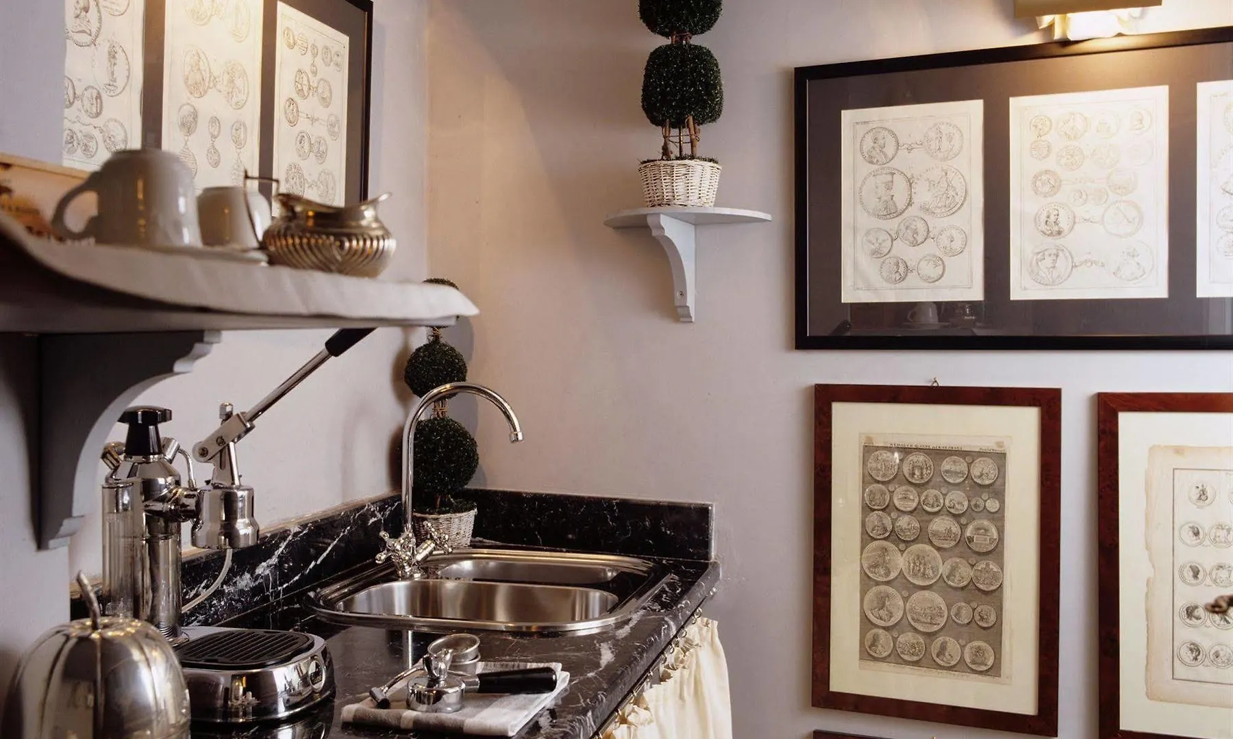 Residenza Napoleone III Bed & Breakfast Rome