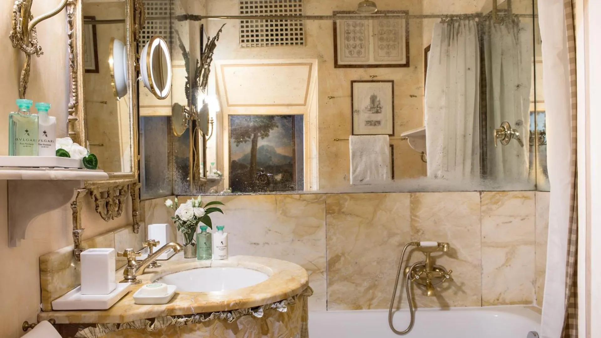 Residenza Napoleone III Bed and Breakfast Rom 4*,  Italien
