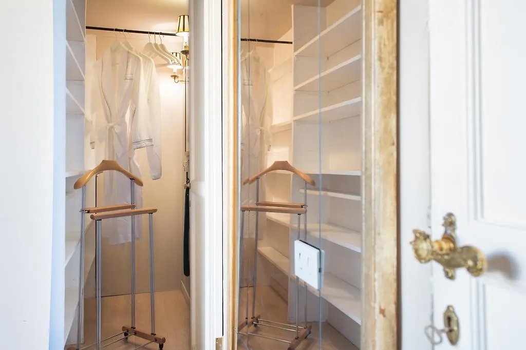 Residenza Napoleone III Bed and Breakfast Rome
