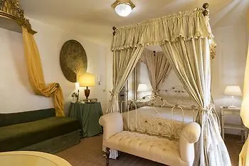 Residenza Napoleone III Bed and Breakfast Rome 4*,